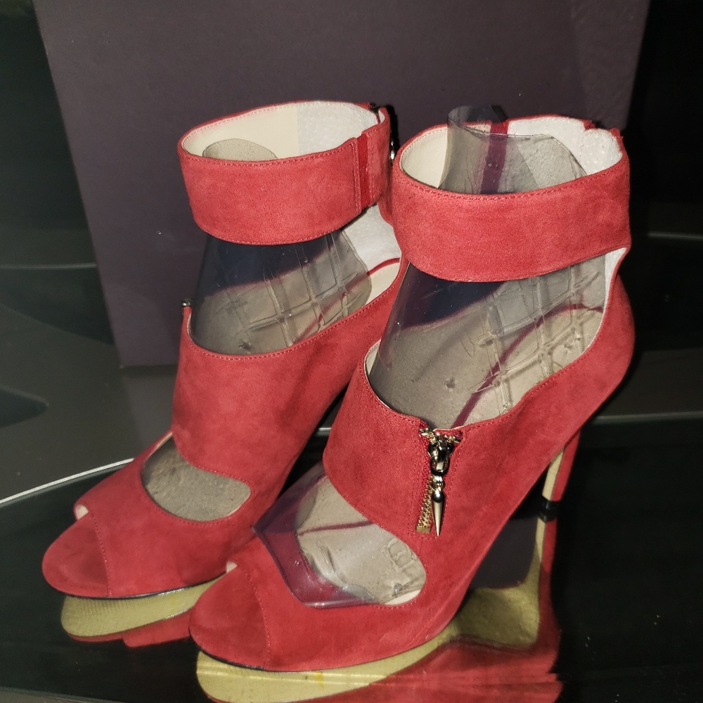 Red shoes Enzo Angiolini